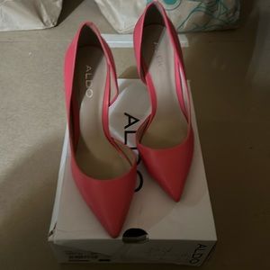 Only worn once, Aldo Pink Pumps with Metallic ombre heal, USW 9